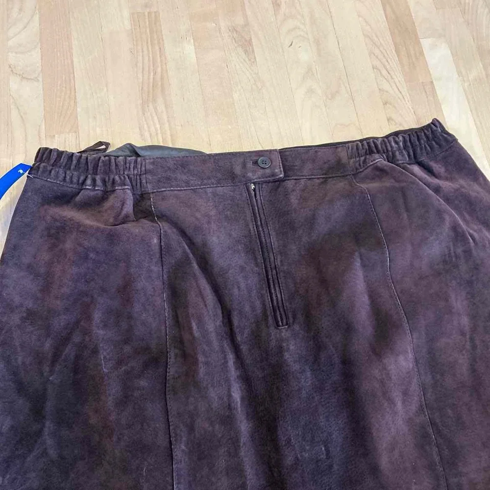 J.G.Hooked Size 20 Brown Leather Preloved Skirt